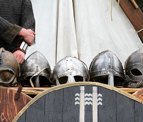 Викинги: набеги и торговля в Средние века