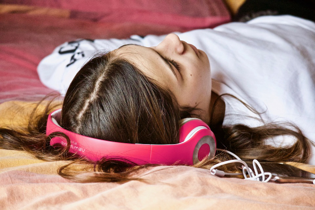 Какая музыка поможет уснуть?